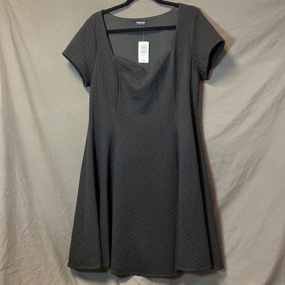 TORRID Size 1 Short Sleeve Black Quilted Dress